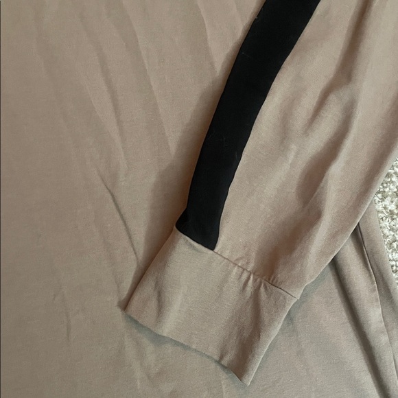 Alphalete Men's Long Sleeve Shirt - Picture 3 of 4